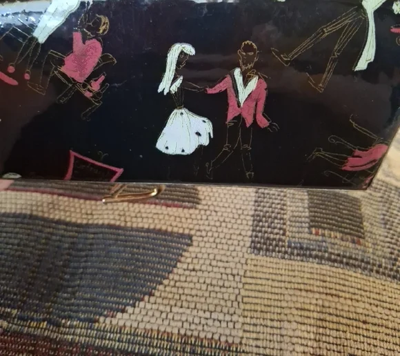 Spectapurse Black Patent Wallet Pink & White Retro Figure Print - Picture 8 of 9